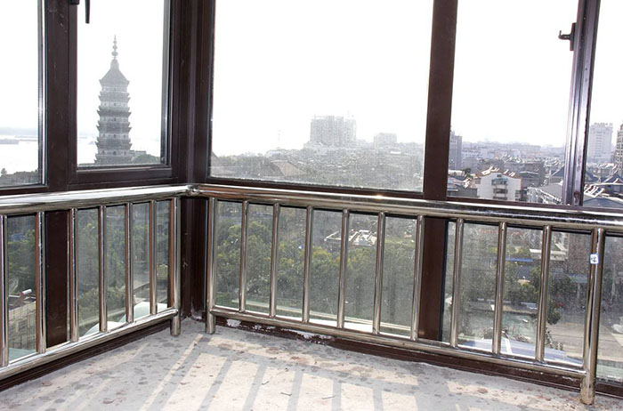 購買和安裝的北京鐵藝圍欄如何保養(yǎng)呢？